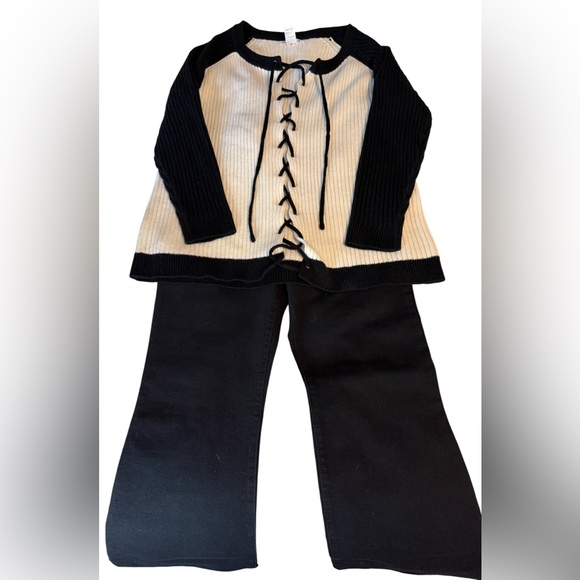 Jessica Simpson Size 14 High-Rise Flare Jeans – Retro Chic with a Flattering Fit - Picture 7 of 7